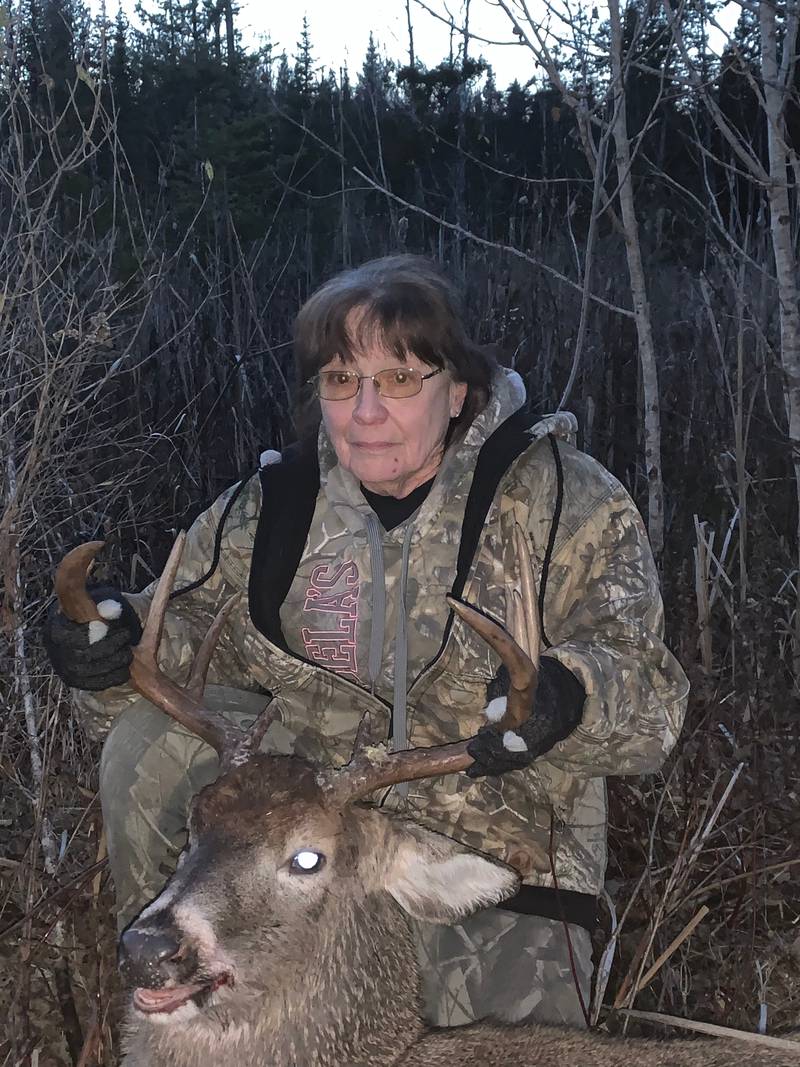 10 point buck presque isle county her first deer 